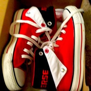 Size 5 reto converse black and white and red with box